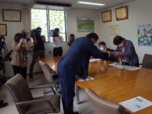 「SDGsかるた」寄贈｜ヤマネ・いきもの研究所